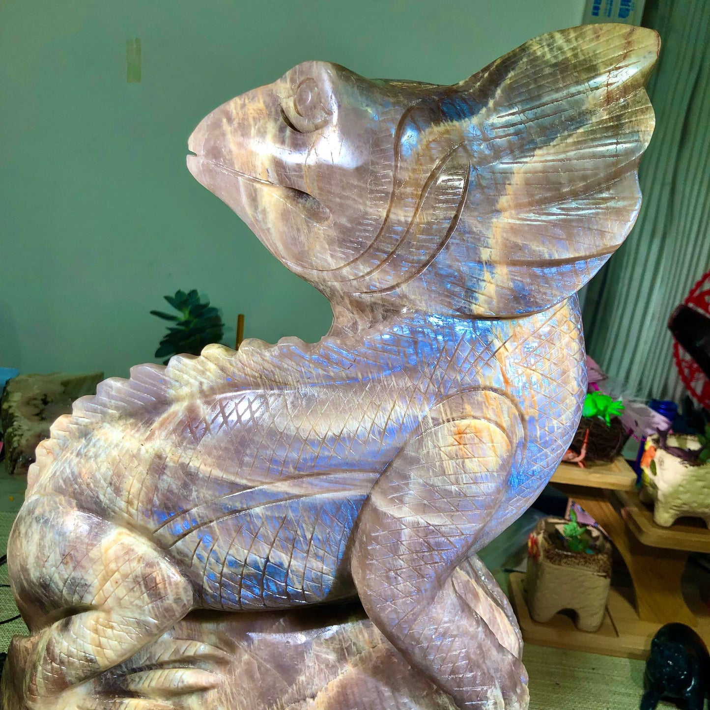 Master piece !! Moonstone Lizard Carvings