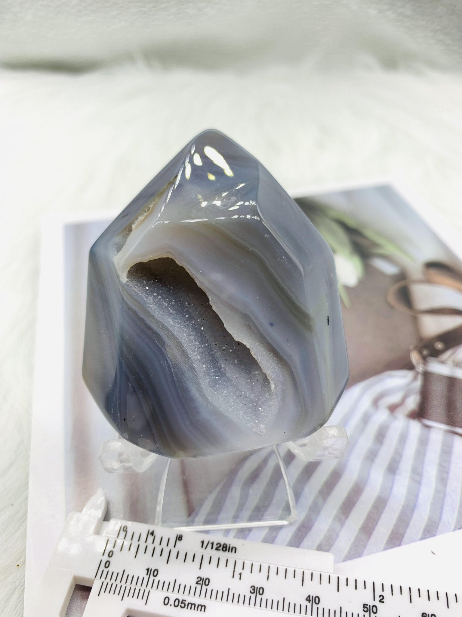 Agate Geode Cube - 677 Crystal